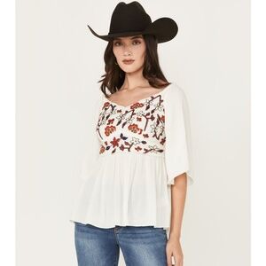 Shyanne Embroidered Tunic NWT